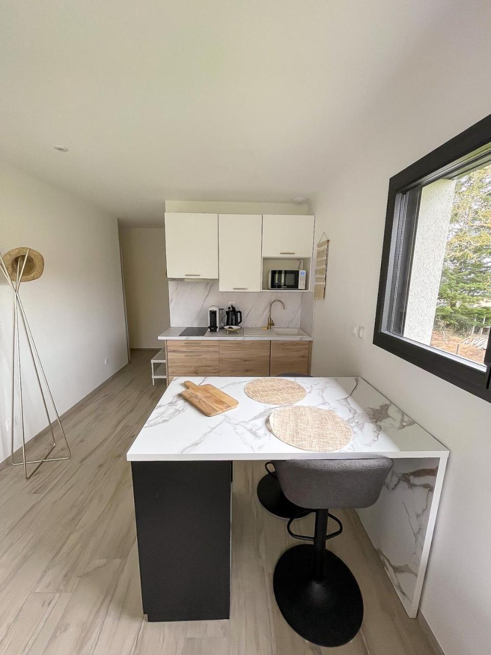 Appartements Guesthouse1 Et Guesthouse2 Sword Beach Colleville-Montgomery Bagian luar foto