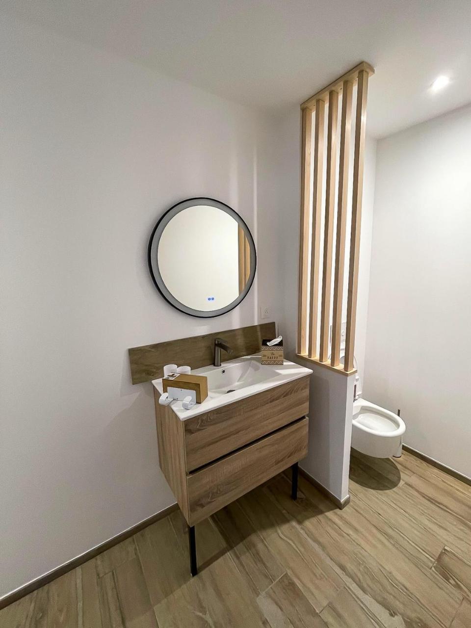 Appartements Guesthouse1 Et Guesthouse2 Sword Beach Colleville-Montgomery Bagian luar foto